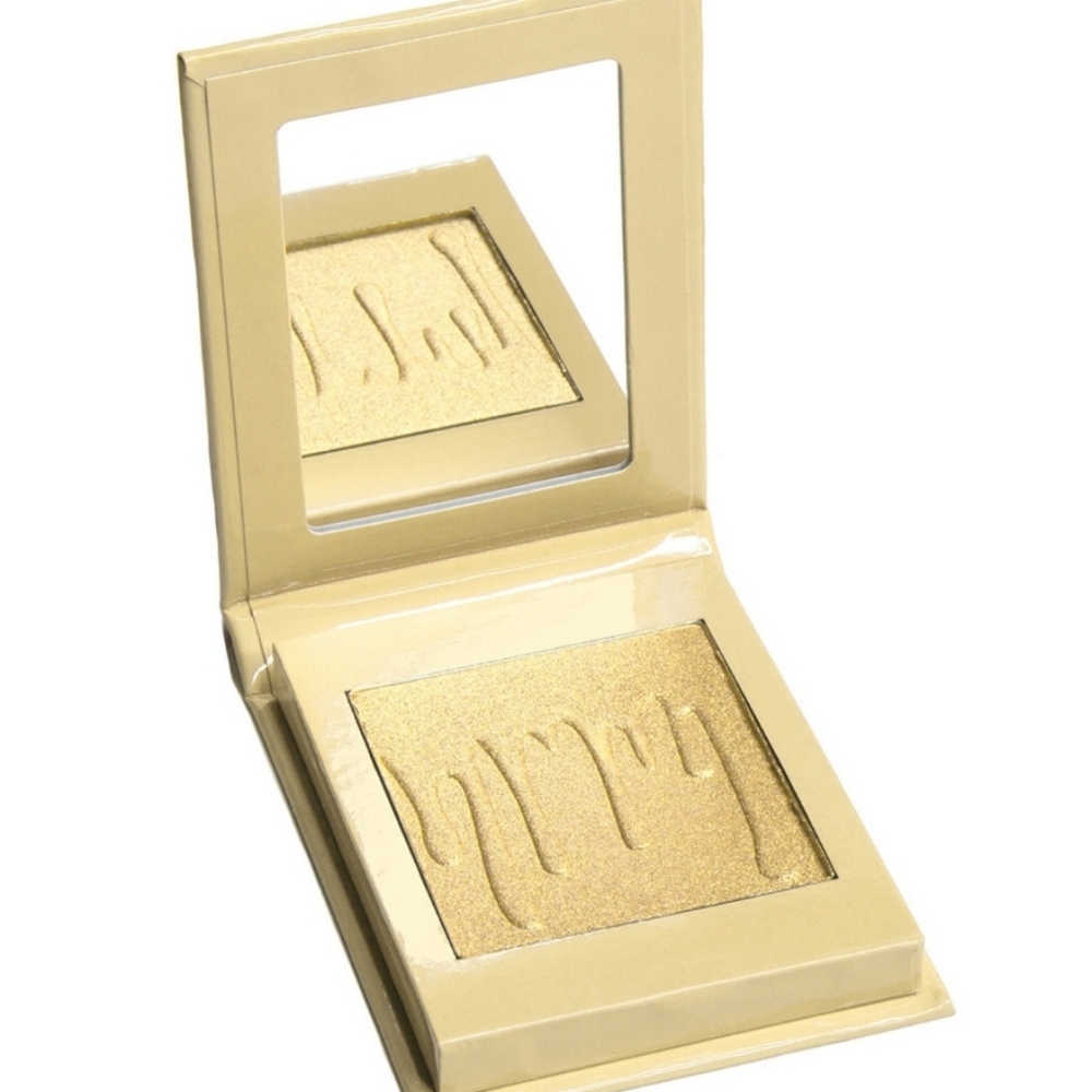 Kylie Cosmetics Pressed Illuminating Powder Banana Split, NWT